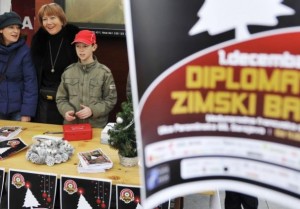  Zimski diplomatski bazar