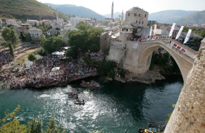 Mostar, Stari most, skokovi