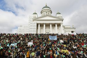 Finska, protesti