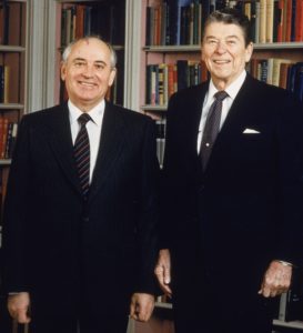 Mihail Gorbačov i Ronald Reagan 