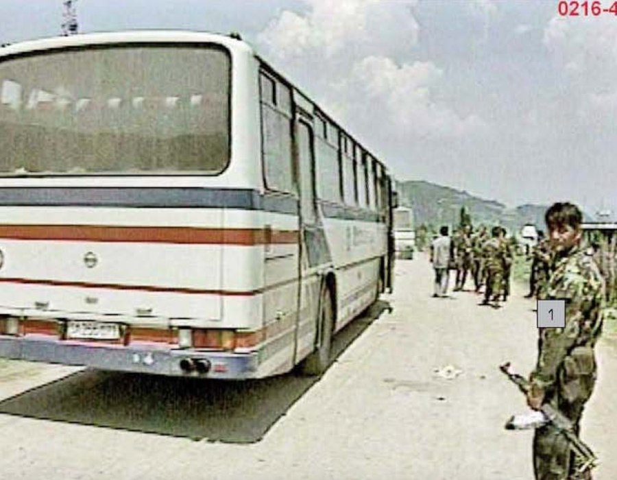 Autobus u Potočarima. Foto - MKSJ, fotodokumentacija