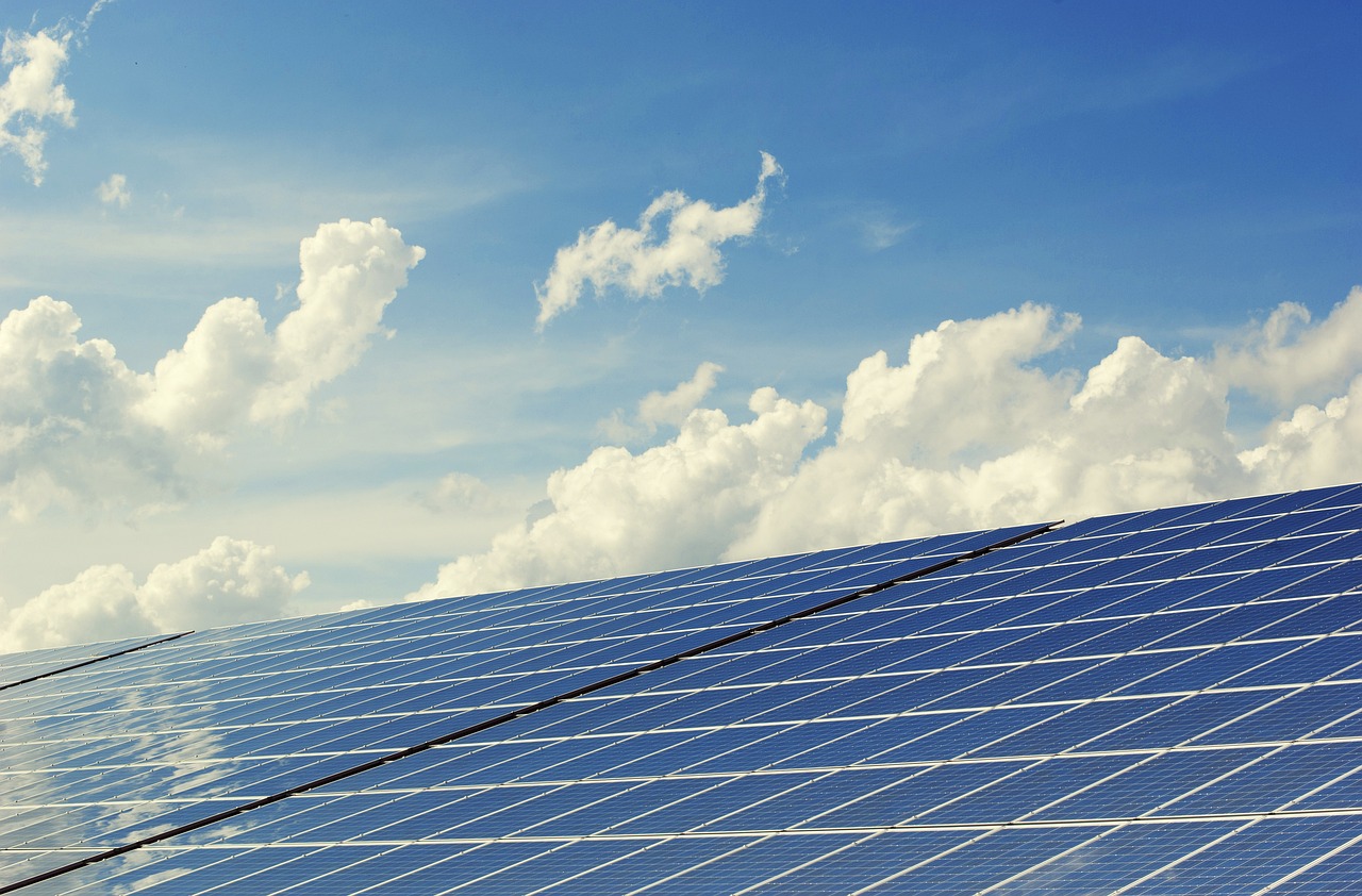 solarna elektrana paneli električna energija pixabay